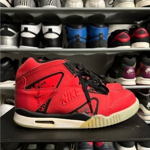 Nike Air Tech Challenge Hybrid